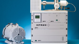 Mass spectrometers with optimised hydrogen pumping